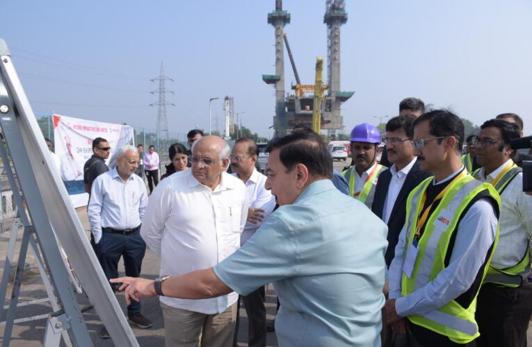 गुजरात के मुख्यमंत्री भूपेंद्र पटेल ने मेट्रो रेल फेज-2 के मोटेरा-गांधीनगर रूट का किया निरीक्षण