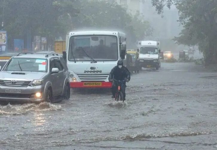 યુપી અને દિલ્હીમાં વરસાદનો કહેર : રેડ એલર્ટ જારી