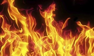 ભરૂચના માલપુર ગામમાં બે મકાનોમાં ભીષણ આગ લાગતા ઘરવખરી બળીને ખાખ