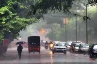 મુંબઈમાં વાવાઝોડાનું સંકટ મંડરાઈ રહ્યુ છે : દરિયામાં હલચલ શરૂ થઈ