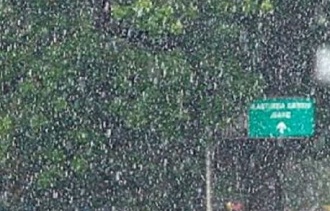 સુરેન્દ્રનગરના થાનગઢ પંથકમાં મોડી સાંજે વાતાવરણમાં પલટો, કરા સાથે વરસાદ