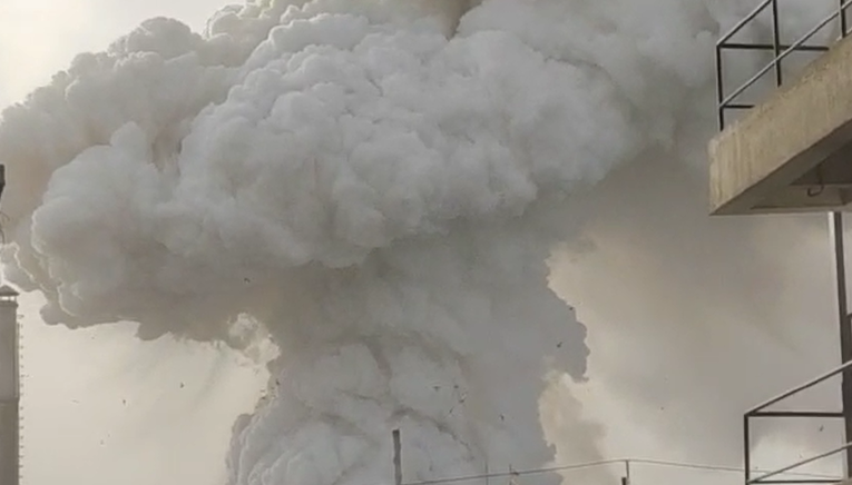 વડોદરા : નંદેસરી દિપક નાઇટ્રેટમાં આગ, ૧૦ કિમી સુધી સંભળાયો ધડાકો