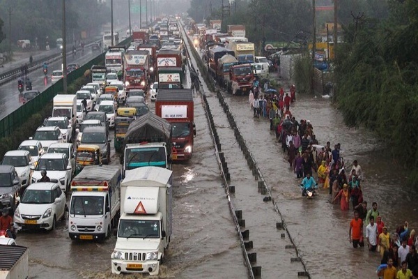 રાજધાની દિલ્હી-NCRમાં ભારે વરસાદથી ભારતીય હવામાન વિભાગે ઓરેન્જ એલર્ટ જાહેર કર્યું