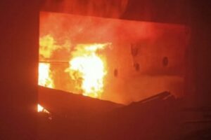 મોરબી-માળિયા હાઈવે પર ફેકટરીમાં ભયાનક આગ લાગી, ૬ લોકો ગંભીર રીતે દાઝ્‌યા