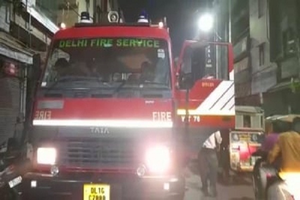 ઉત્તર દિલ્હીમાં આવેલી ગાંધીનગર કાપડ માર્કેટમાં આગ, ફાયરવિભાગની ૩૫ ગાડીઓ ઘટનાસ્થળે