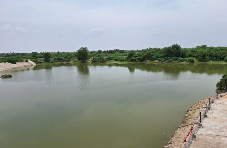 ૨૪૦૦થી વધુ અમૃત સરોવરના નિર્માણ સાથે, ગુજરાતમાં ૧૦૦ ટકા કામગીરી પૂર્ણ
