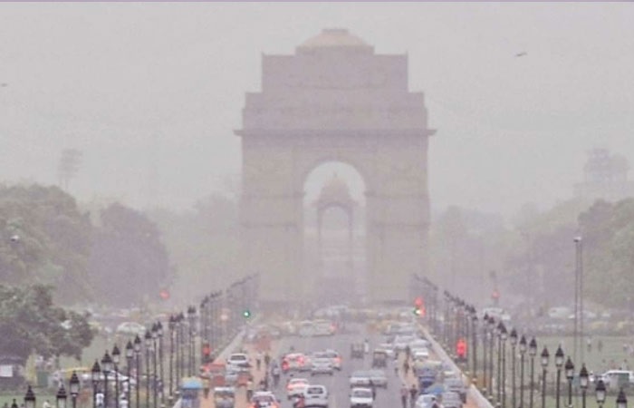 વાયુ પ્રદૂષણઃ દિલ્હીમાં હવા ફરી ઝેરી બનતા તણાવમાં વધારો, નિષ્ણાતોએ ઘરે રહેવાની આપી સલાહ